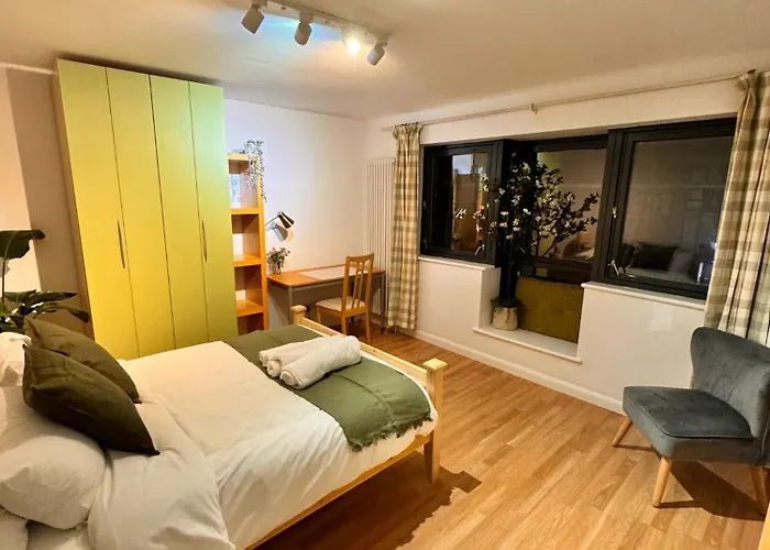 Luxury Rooms In Cross Harbour