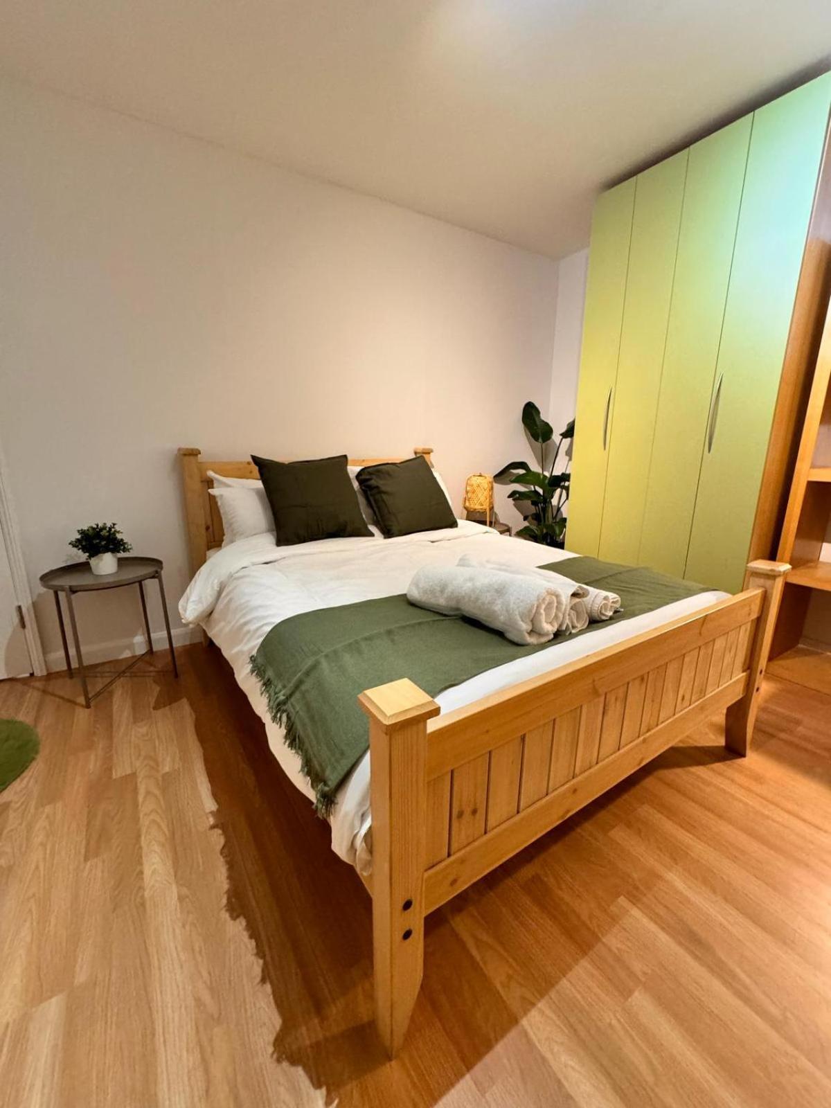 Affittacamere Luxury In Cross Harbour Londra