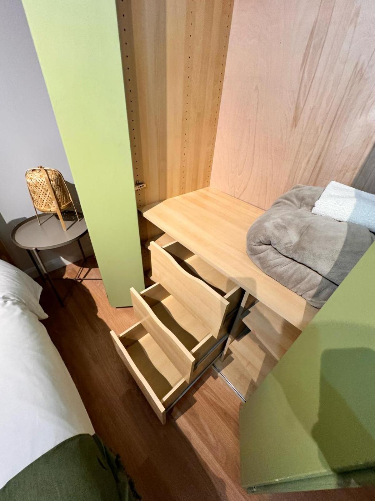 Luxury In Cross Harbour Londra