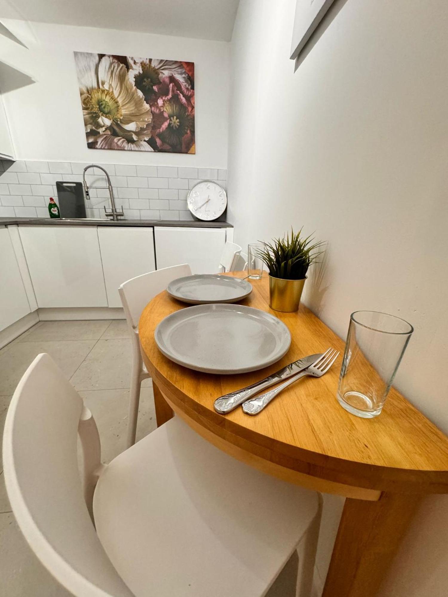 Luxury In Cross Harbour