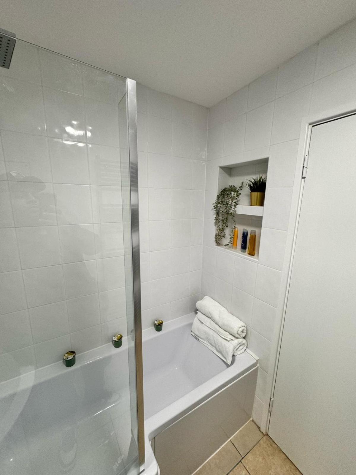 Luxury In Cross Harbour Guest house *