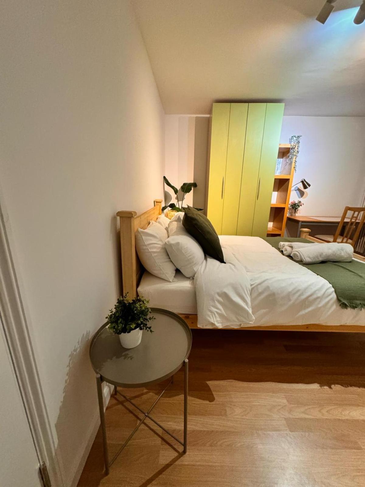 Luxury In Cross Harbour Guest house
