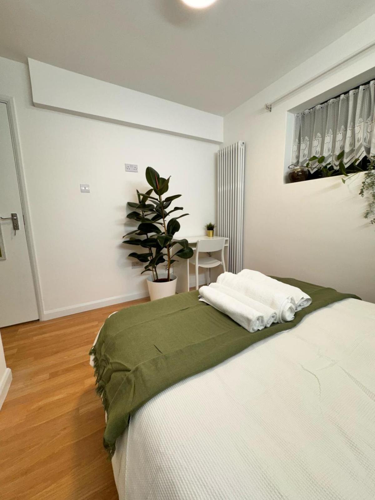 Luxury In Cross Harbour London
