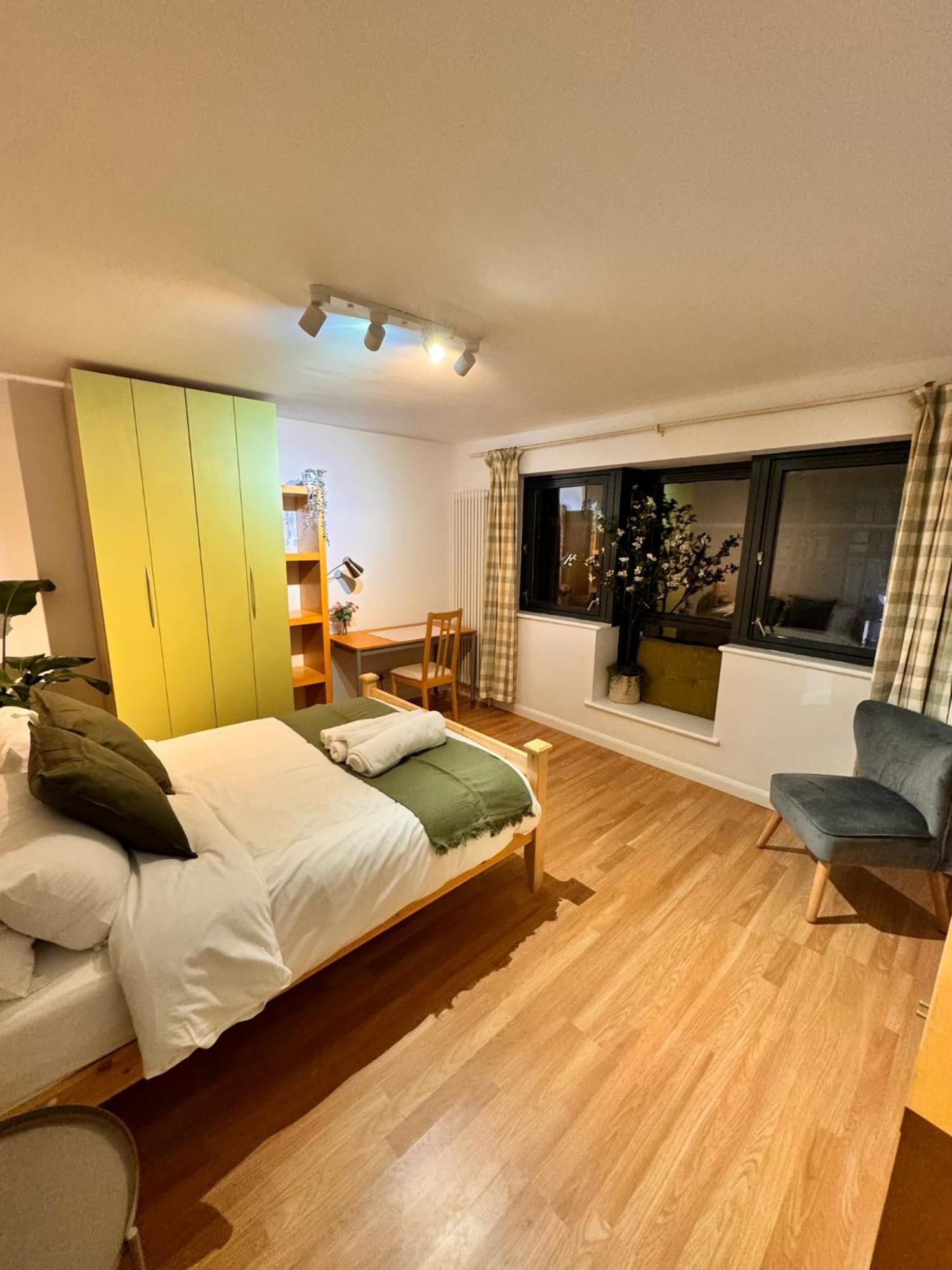 Guest house Luxury In Cross Harbour *